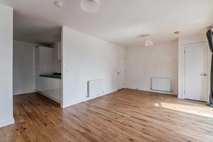 2 Bedroom Flat For Sale In Carnarvon Road, Southend-on-Sea, Essex, SS2