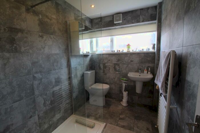 2 Bedroom Bungalow For Sale In Ambleside Close, Thingwall, Wirral, CH61