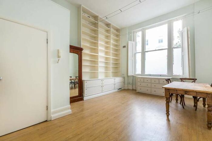 Flat To Rent In Arundel Gardens, Ladbroke Grove, W11