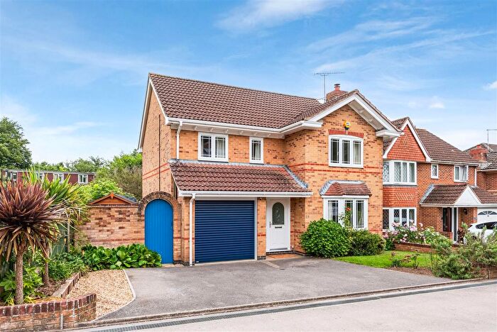 4 Bedroom Detached House For Sale In Pentere Road, Lovedean, PO8