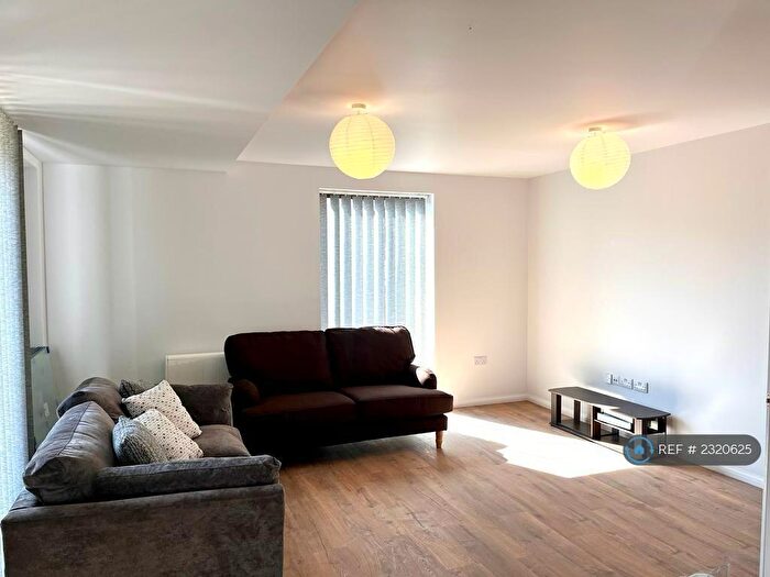 1 Bedroom Flat To Rent In Alder House, Buckingham, MK18