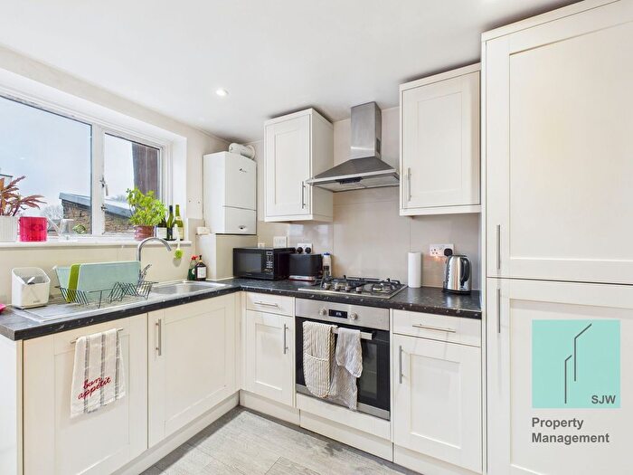 1 Bedroom Flat To Rent In Battersea Rise, London, SW11