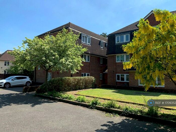 2 Bedroom Flat To Rent In South Croydon, South Croydon, CR2