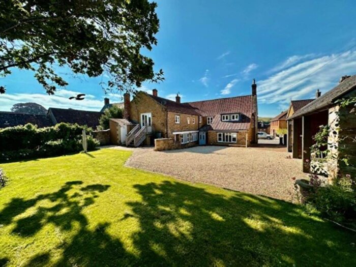 6 Bedroom Detached House To Rent In Bailey Hill, Castle Cary, BA7