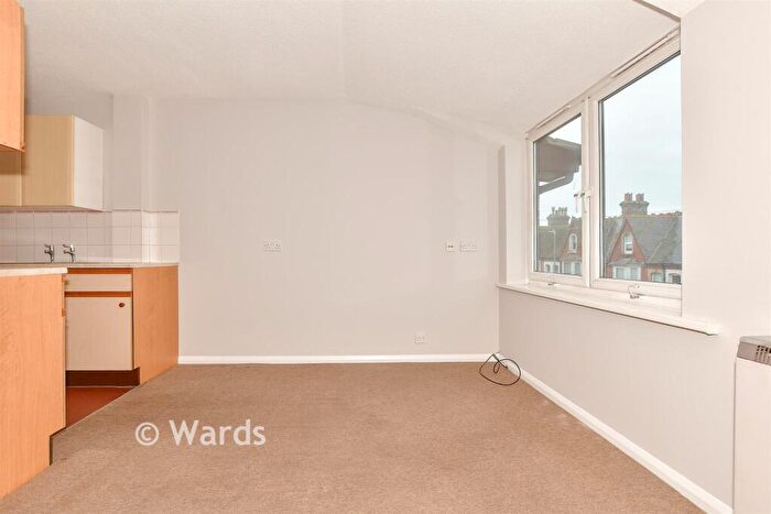 2 Bedroom Apartment For Sale In Beach Street, Herne Bay, Kent, CT6