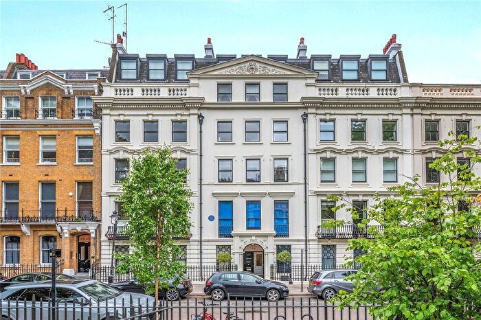 2 Bedroom Flat For Sale In Bloomsbury Square, London, WC1A