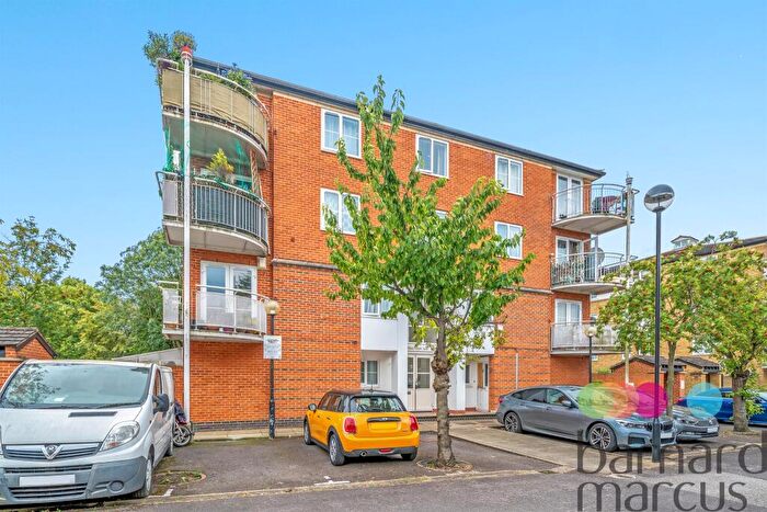 1 Bedroom Flat For Sale In Pageant Avenue, London, NW9