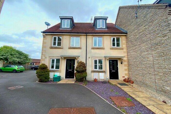 3 Bedroom Property To Rent In Station Court, Bristol, BS15