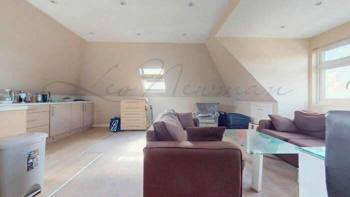 2 Bedroom Flat To Rent In Alba Gardens, Golders Green, NW11