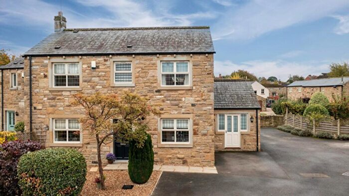 4 Bedroom Link Detached House For Sale In Sedgegarth, Thorner, Leeds, LS14