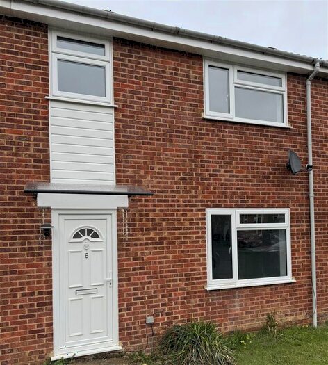 3 Bedroom Terraced House To Rent In Staplehurst, Kent, TN12