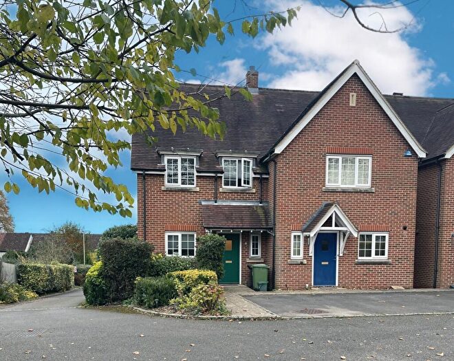 3 Bedroom Semi-Detached House For Sale In Ross Court, The Avenue, Kennington, Oxford, OX1
