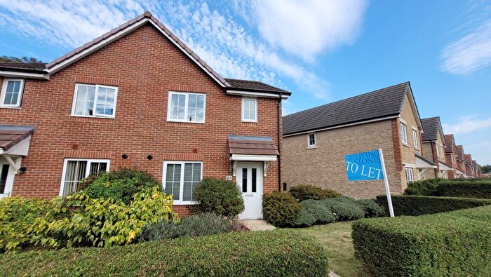 3 Bedroom Semi-Detached House To Rent In Crouch Hill Road, Banbury, Oxon, OX16