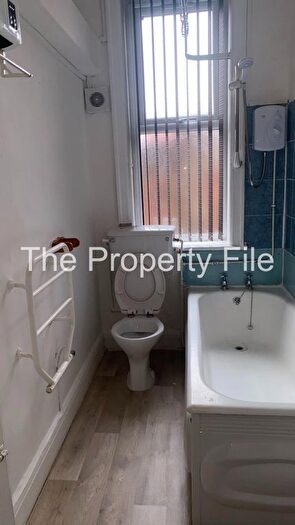 1 Bedroom Flat To Rent In Wilmslow Road, Manchester, M14