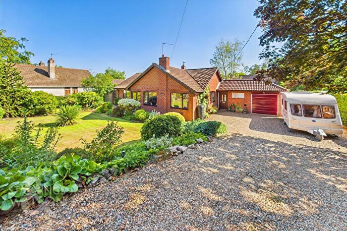 2 Bedroom Detached Bungalow For Sale In Low Road, Strumpshaw, Norwich, NR13