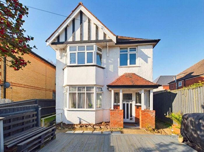 2 Bedroom Apartment For Sale In Alexandra Road, Bournemouth, Dorset, BH6