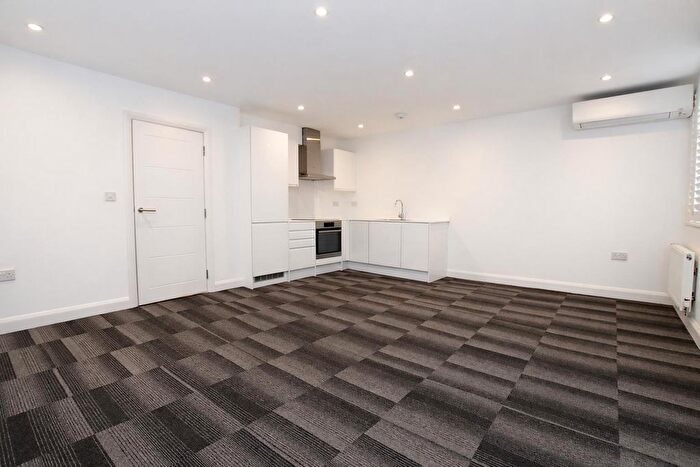 2 Bedroom Flat To Rent In Shenley Road, Borehamwood, WD6