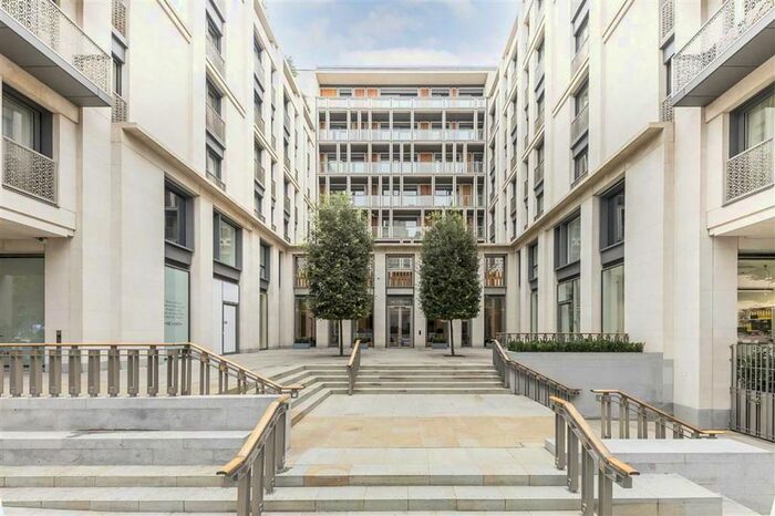 2 Bedroom Flat To Rent In Strand, London, WC2R