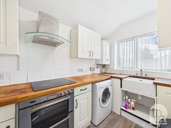 2 Bedroom Flat To Rent In Albany Road, Coventry, CV5