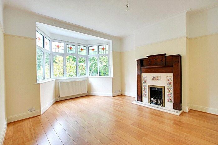 3 Bedroom Semi Detached House For Sale In Browning Road, Enfield, Middlesex, EN2