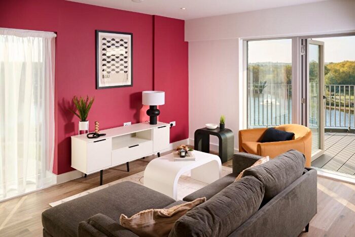 2 Bedroom Apartment For Sale In Green Park Village & Bankside Gardens, Flagstaff Road, Reading, RG2