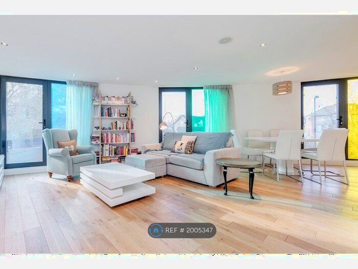 2 Bedroom Flat To Rent In Ladywell Road, London, SE13