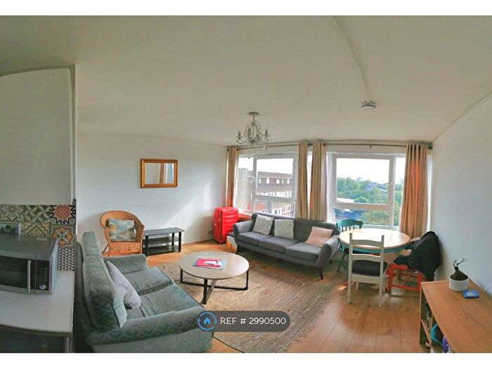 2 Bedroom Flat To Rent In Couzens House, London, E3