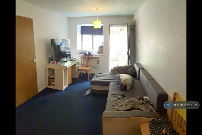1 Bedroom Flat To Rent In Bakers Hill, London, E5
