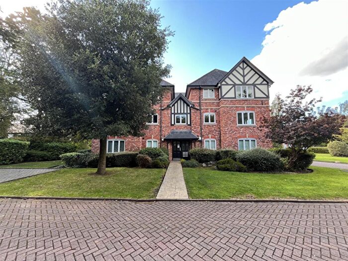 2 Bedroom Flat To Rent In Eton Drive, Cheadle, SK8