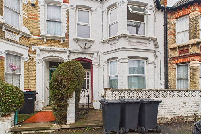 2 Bedroom Flat For Sale In Nova Road, Croydon, CR0