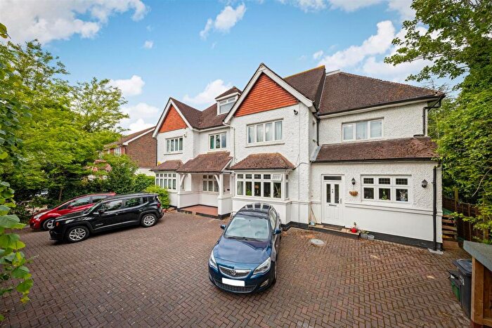 2 Bedroom Flat To Rent In Russell Hill, Purley, CR8