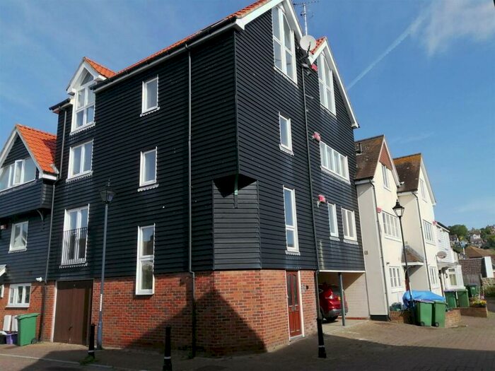 2 Bedroom Flat To Rent In Newmans Close, Hythe, CT21