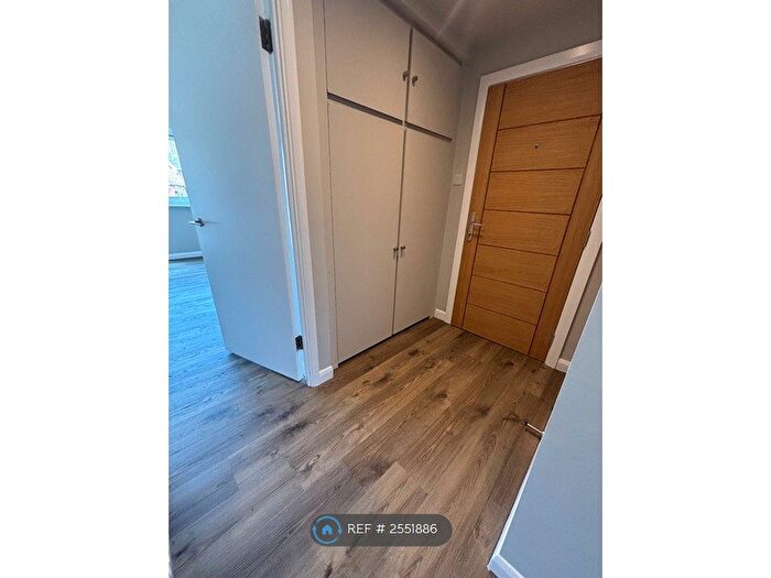 2 Bedroom Flat To Rent In Chatsworth Road, East Croydon, CR0