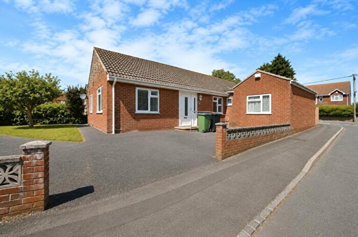 6 Bedroom Detached Bungalow For Sale In Bretts Field, Peacehaven, BN10