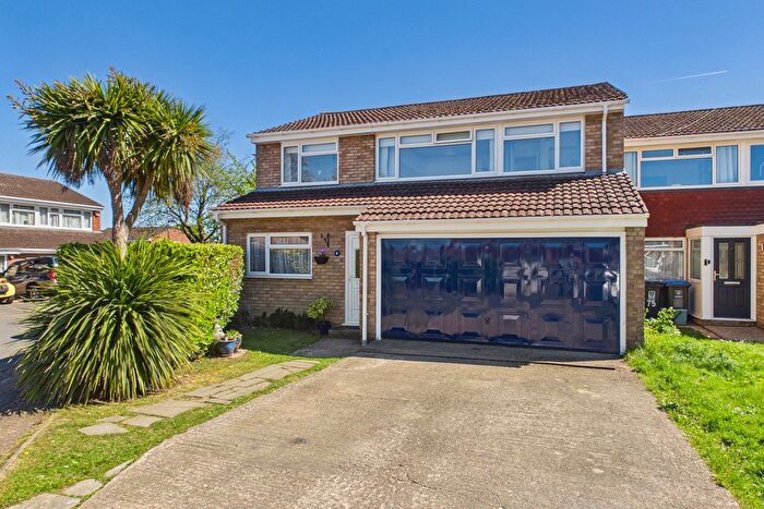 5 Bedroom End Of Terrace House For Sale In Sarratt Avenue, Hemel Hempstead, HP2