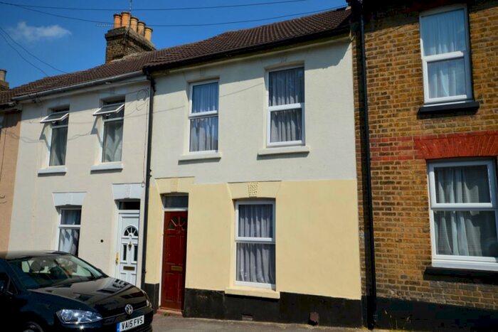 2 Bedroom Terraced House To Rent In Thomas Street, Rochester, Kent, ME1