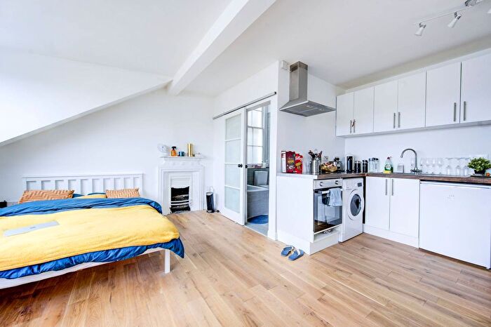 Studio To Rent In Pembridge Square, Notting Hill, London, W2