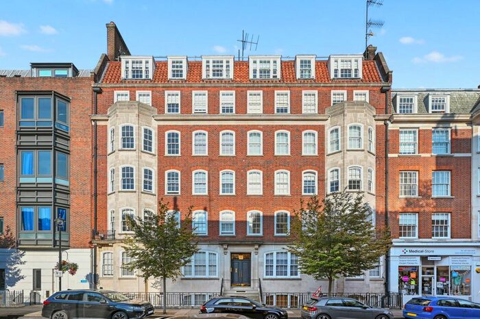 3 Bedroom Flat To Rent In Westmoreland Street, Marylebone Village, London . G, W1