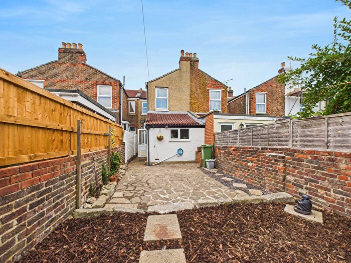 2 Bedroom Terraced House For Sale In Farlington Road, Portsmouth, PO2