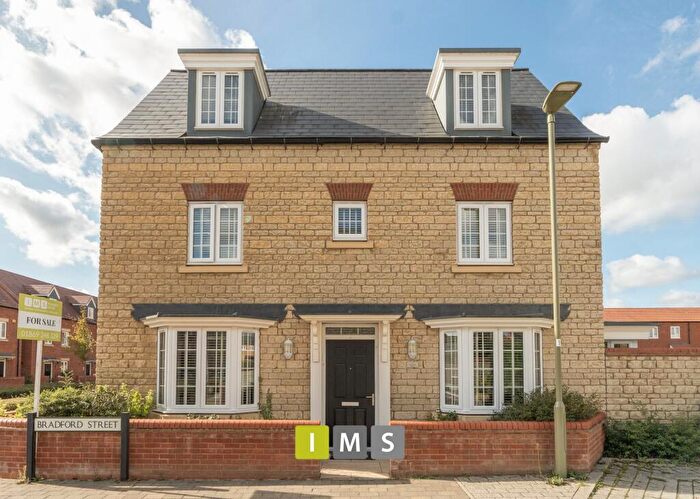 4 Bedroom Detached House For Sale In Bradford Street, Bicester, OX26