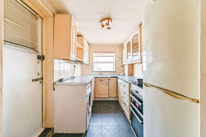 2 Bedroom Flat To Rent In London Road, Croydon, CR0