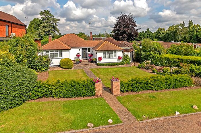 3 Bedroom Bungalow For Sale In Goodyers Avenue, Radlett, Hertfordshire, WD7