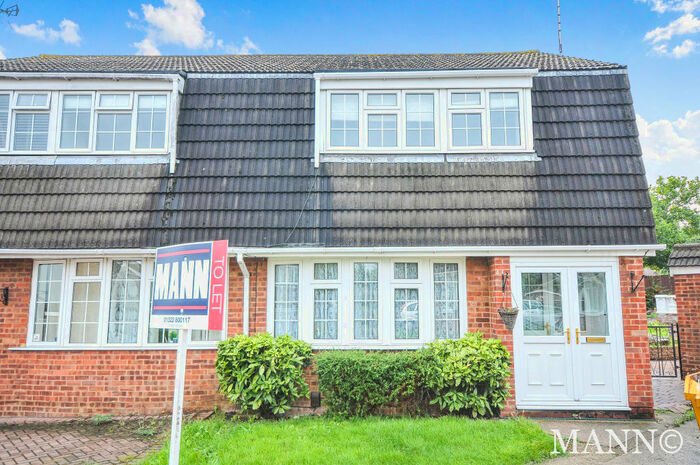 3 Bedroom House To Rent In Dahlia Drive, Swanley, BR8