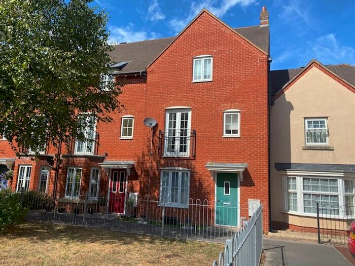 3 Bedroom Terraced House To Rent In Halfpenny Road, Salisbury, SP2