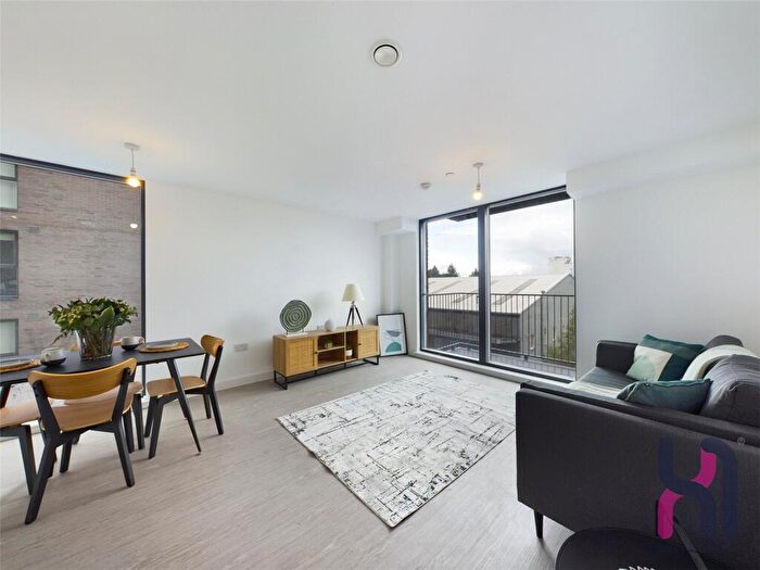 2 Bedroom Flat To Rent In The Landmark, Oldfield Road, Salford, M5