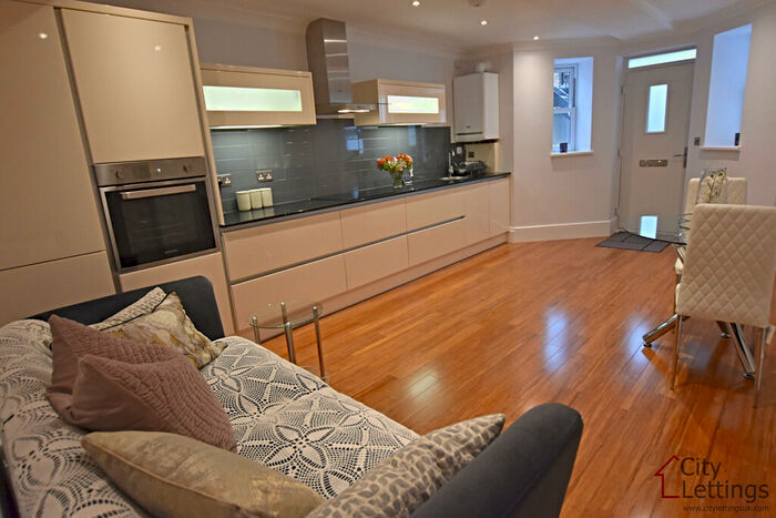 1 Bedroom Flat To Rent In Gedling Grove, Arboretum, NG7