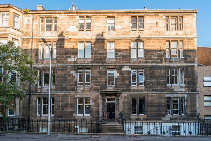 2 Bedroom Flat For Sale In Leslie Place, Stockbridge, EH4