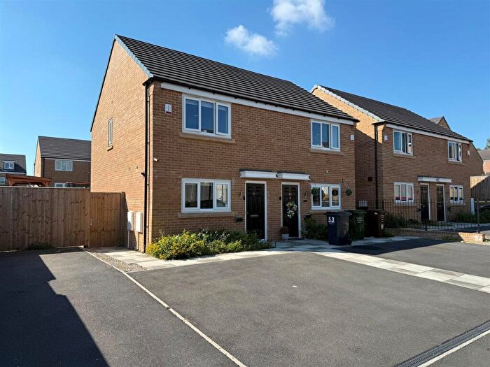 2 Bedroom Semi Detached House For Sale In Quarry Bank Road, Eccleshill, Bradford, BD2