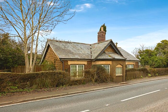 3 Bedroom Character Property For Sale In Oborne Road, Dodds Cross, Sherborne, DT9