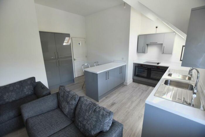 5 Bedroom Apartment To Rent In London Road, Leicester, LE2
